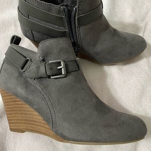 Report wedge booties